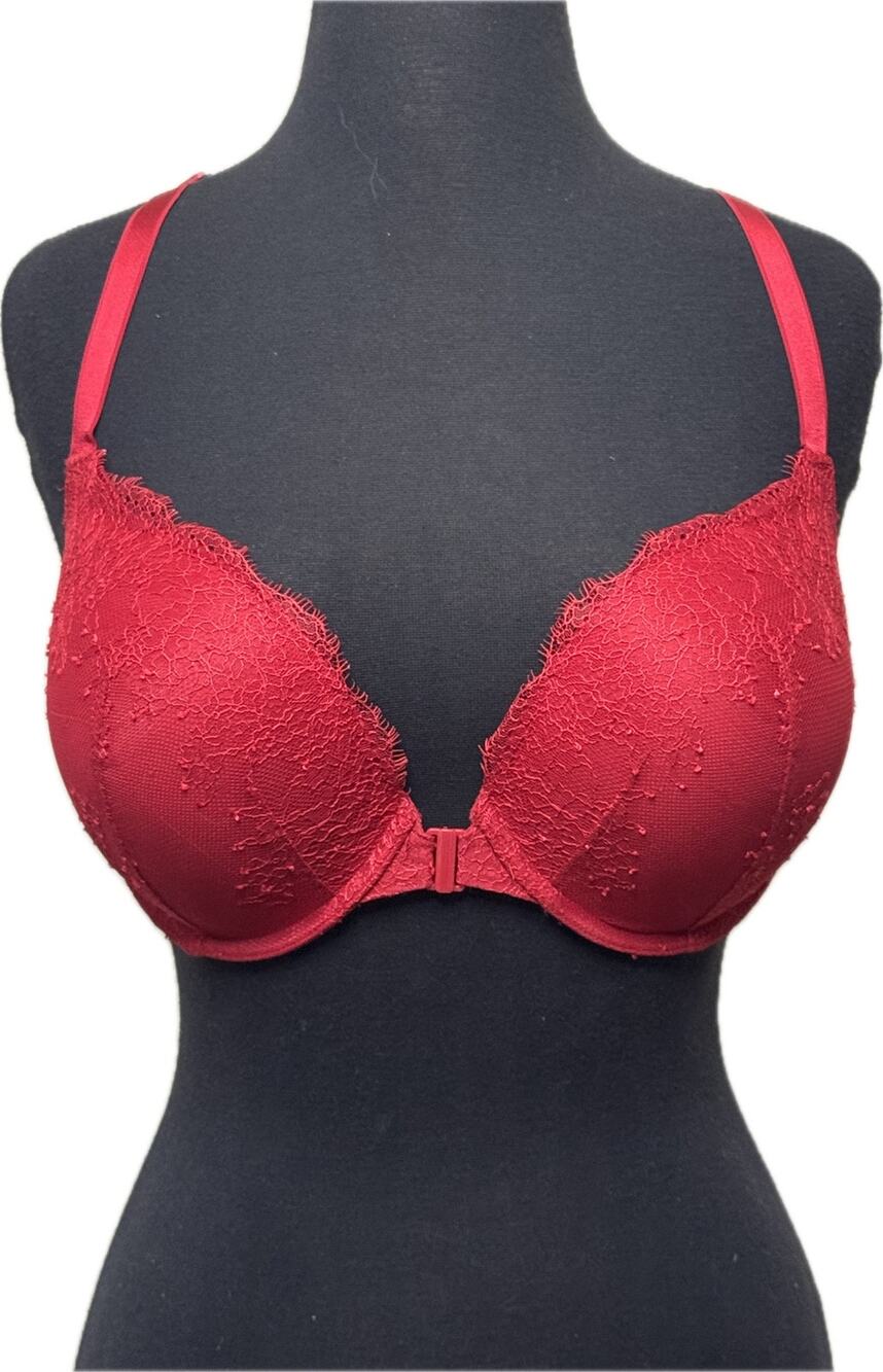 Victoria’s Secret Very Sexy Push Up Bra 34DDD Red Lace Front Close RacerbackNWOT